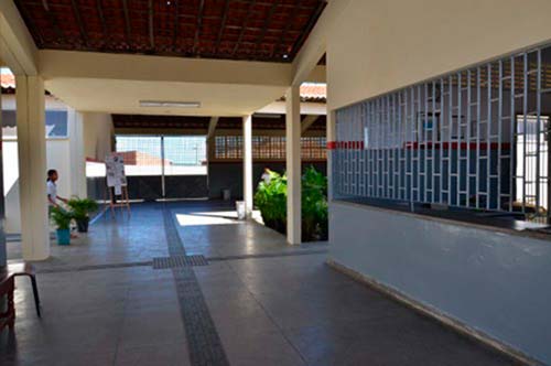 Colocação de piso tátil de PVC