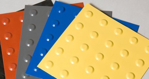 Piso tátil de alerta