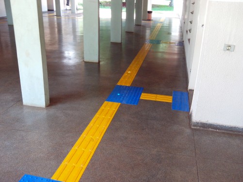 Piso tátil na Zona Sul