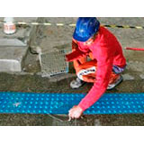 Colocador de piso tátil