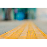 Colocador de piso tátil